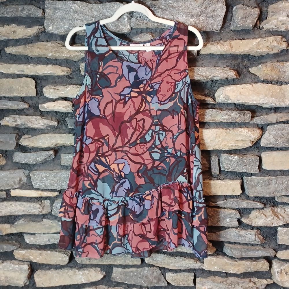 LOGO Lori Goldstein sleeveless rudfles top sz small
